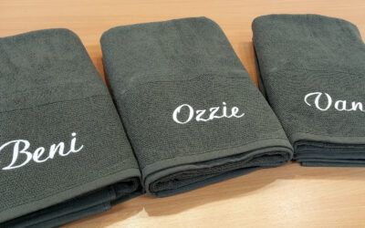 Névvel hímzett törölköző
